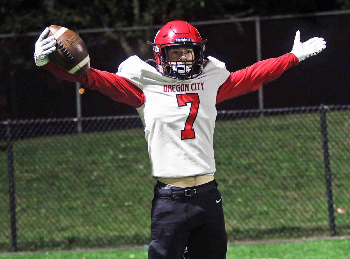 a Oregon City Tigard football Oregon September 29 2023 Dan Brood 51